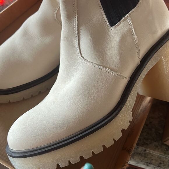 THE FREE PEOPLE JAMES CHELSEA BOOT IN WHITE 41 - Picture 7 of 9